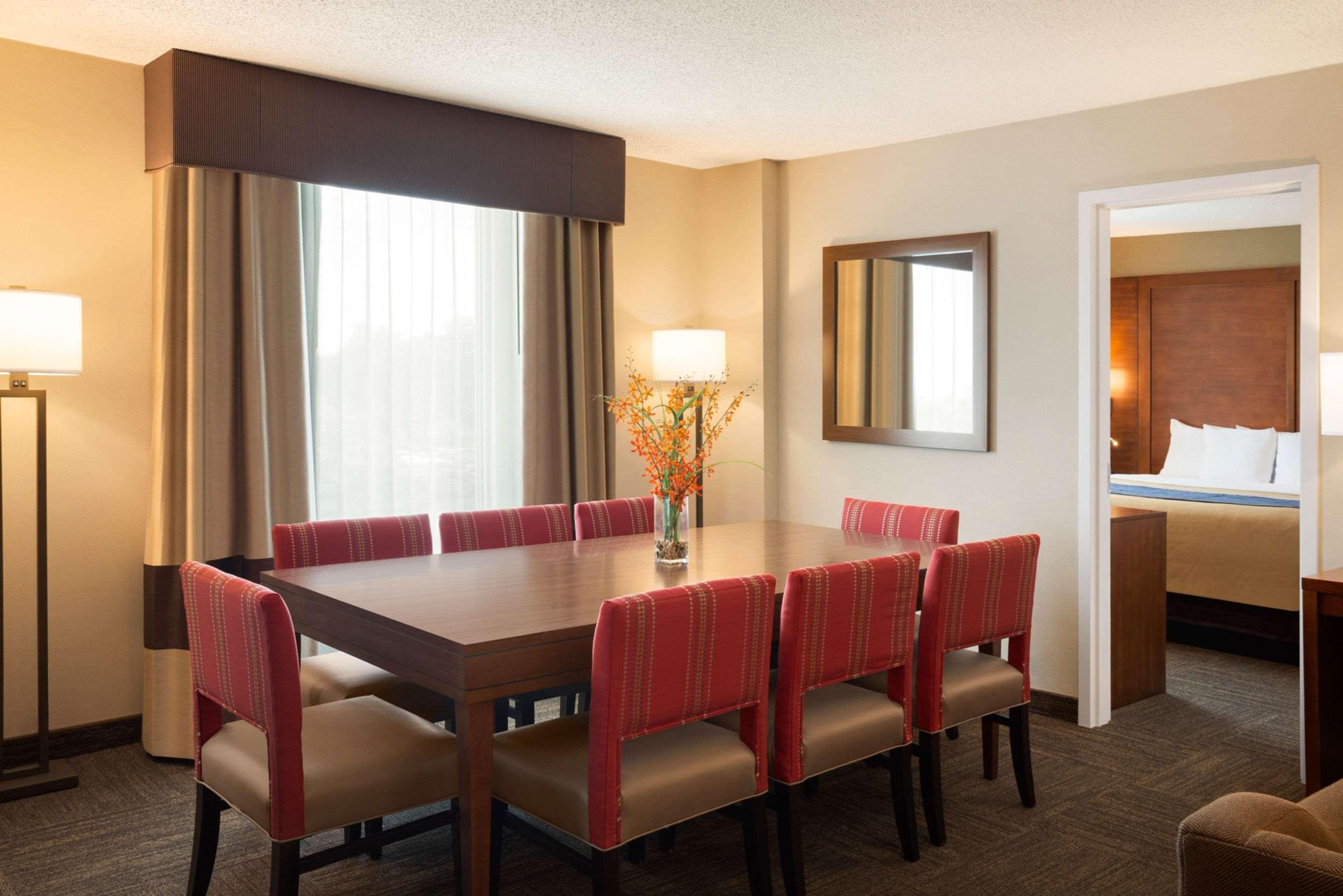 Comfort Inn & Suites Presidential Little Rock Exterior photo