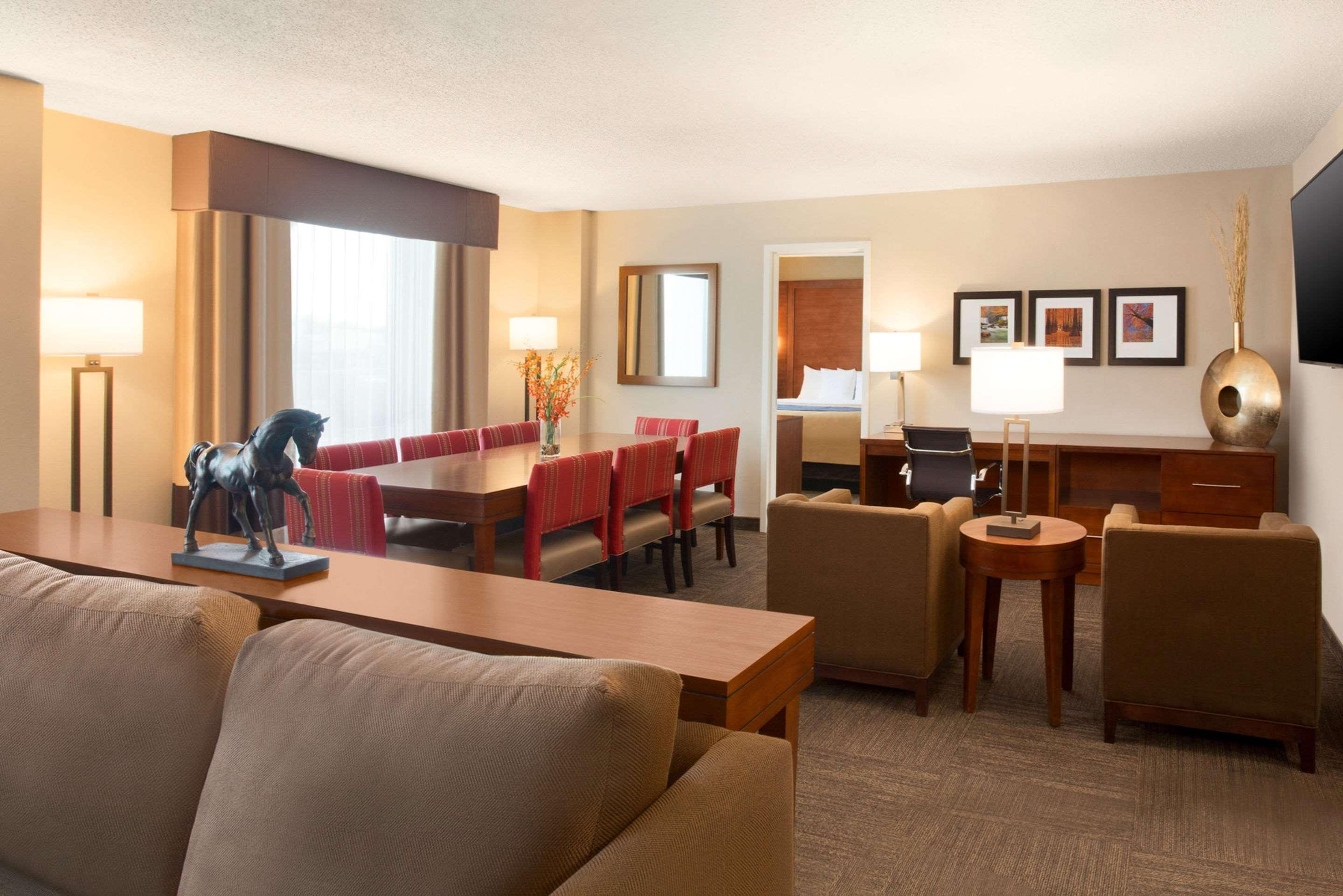 Comfort Inn & Suites Presidential Little Rock Exterior photo