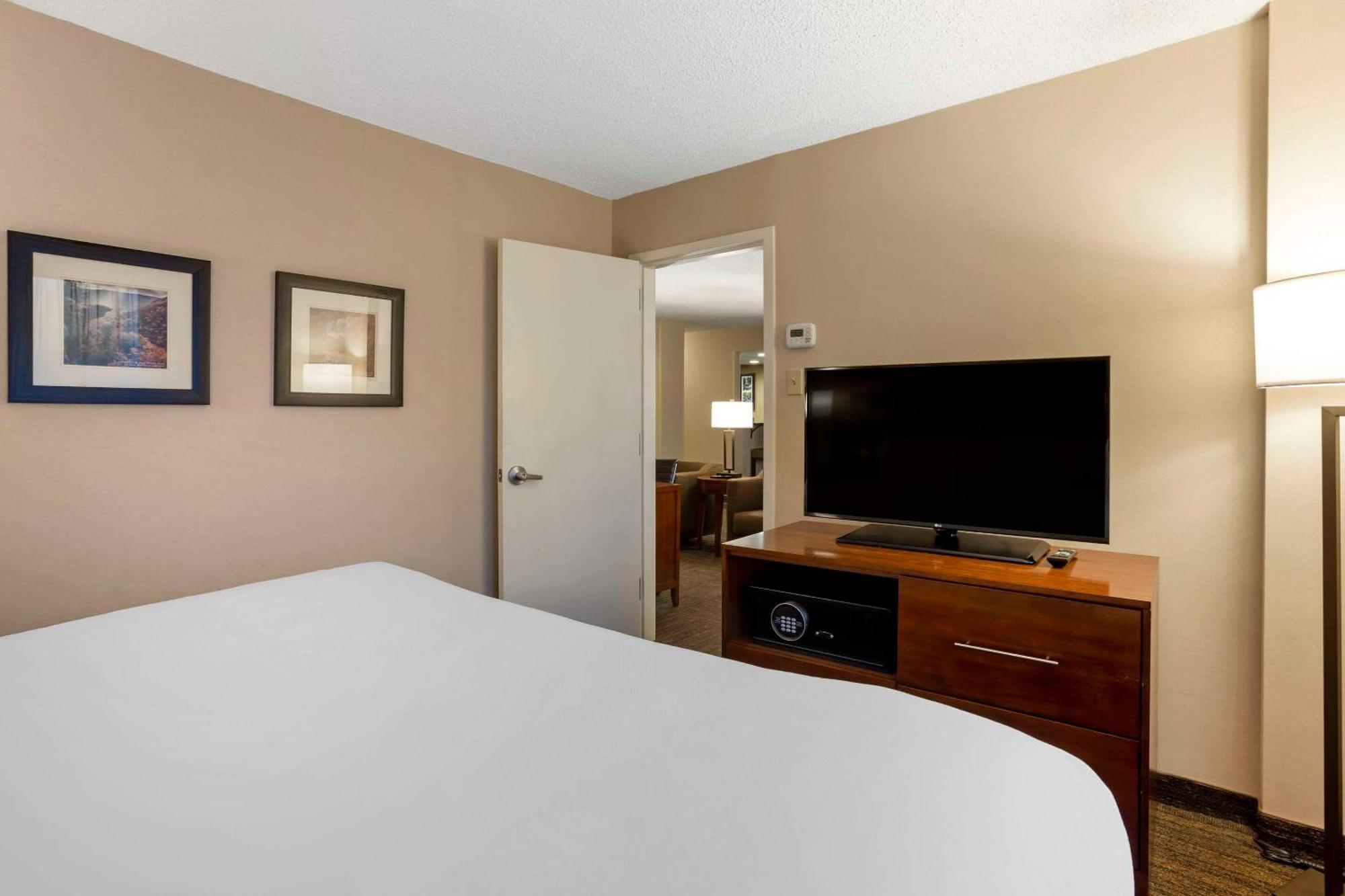 Comfort Inn & Suites Presidential Little Rock Exterior photo